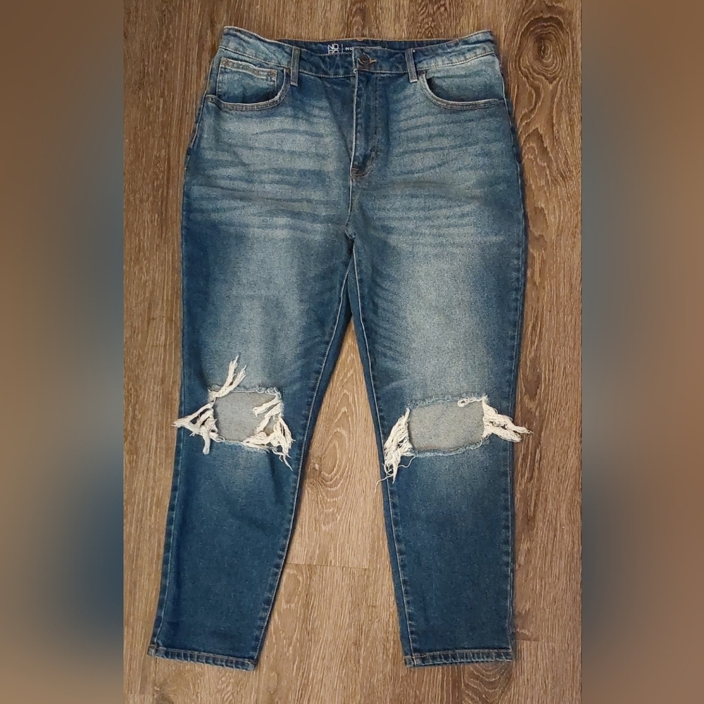 No Boundaries Dark Wash Straight Leg Jeans Busted Knee Distressed Size 15 Denim - Picture 12 of 12